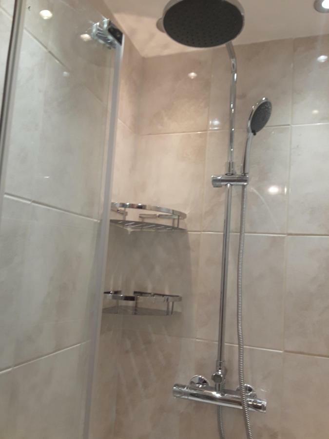 Exclusive rooms Londra Exterior foto